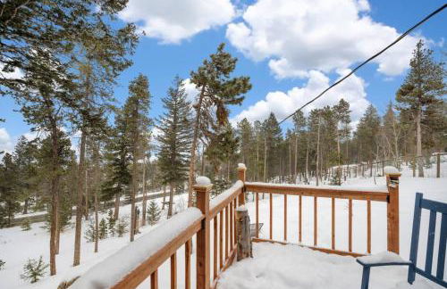 The Tyrolean Cabin. Panoramic Views. Hot Tub. - Photo 32