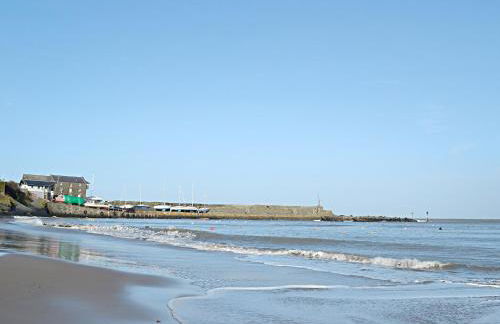 Maesyrhaf - Photo 27