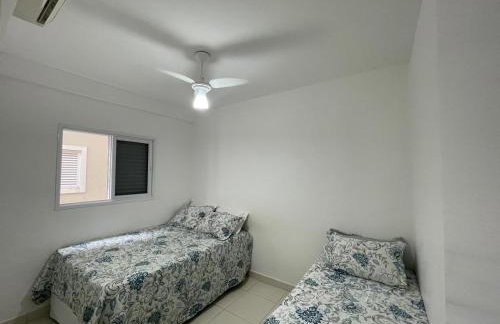 Apartamento Itaguá - Próximo de tudo que você precisa para sua estadia - Foto 14