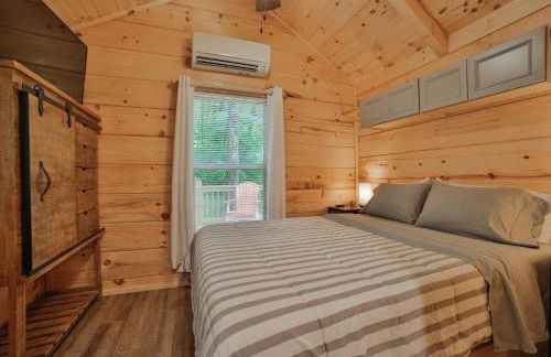 Lena Cabin Wooded Tiny Cabin - Hot Tub - Foto 14