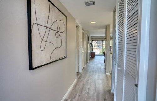 Park Shore Resort - Pool & Bar Close to Beach - Foto 8