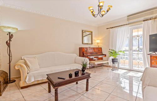 San Elias House - Photo 18