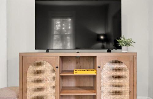 Hudson Restored Farmhouse with Fire Pit - Foto 18