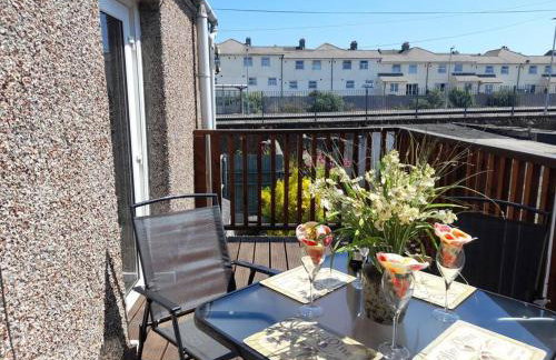 Plymouth Professionals Apartment - Photo 1