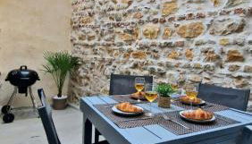 Proche Nausicaa, gare & remparts, spacieuse maison 3 chambres, cour privée, parking gratuit & adaptée aux vélos - Foto 2