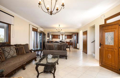 Villa Aris: A Serene Experience, 3BRs, Pool & Bbq - Photo 72