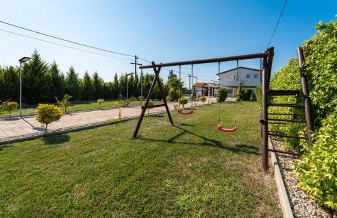 Four-Bedroom Holiday Home In Islam Latinski - Photo 22