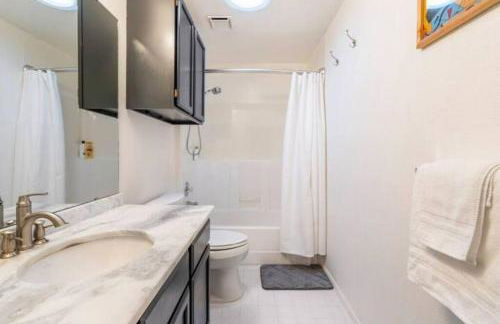 Shiny Rambler House with Spacious Solarium. - Foto 52