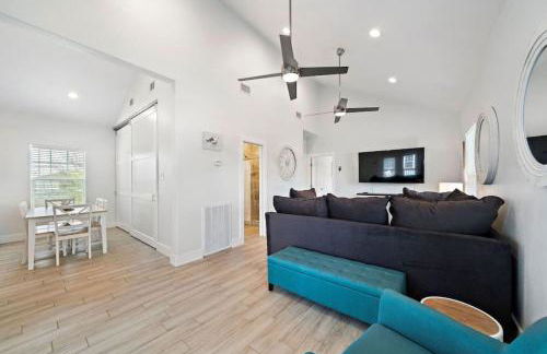 Gorgeous Home with Huge Private Pool and Game Room - Foto 7