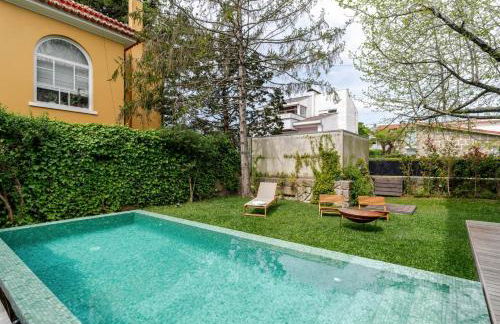 Grand Villa w/ Pool, Garden & Garage by HostWise - Foto 53