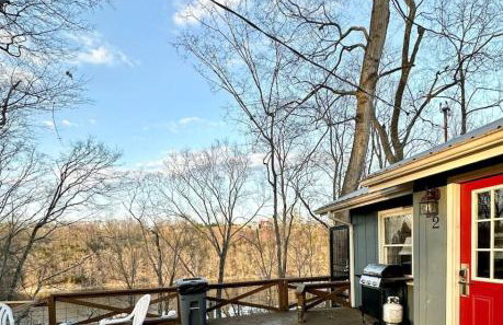 Cottage 2 Lees Ford Marina - Photo 5