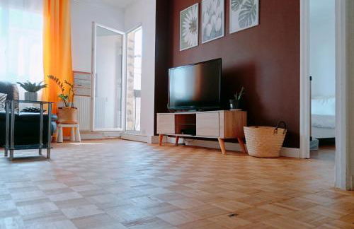 GRAND PARIS, private parking, balcony and metro, 24 hours self checking - Foto 9