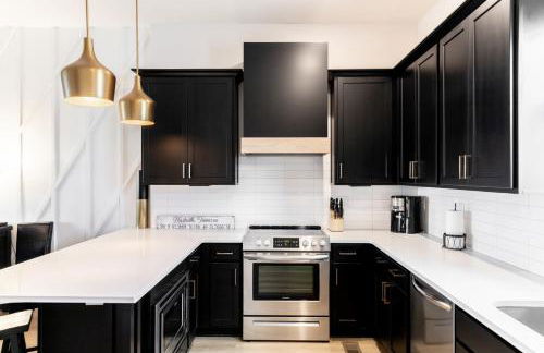 Diamond Retreat Townhome with Garage 3 mi to Downtown - Foto 7