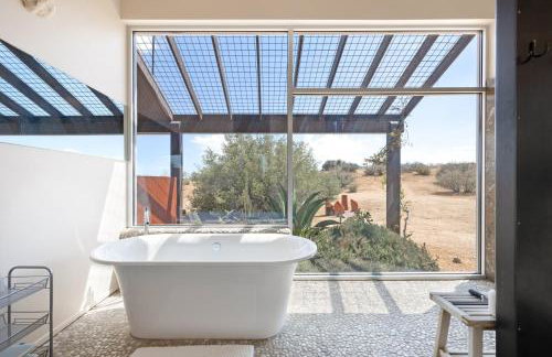 Jackalope Junction-Pool, Hot Tub, Fire Pit, BBQ & Desert Views! home - Foto 3