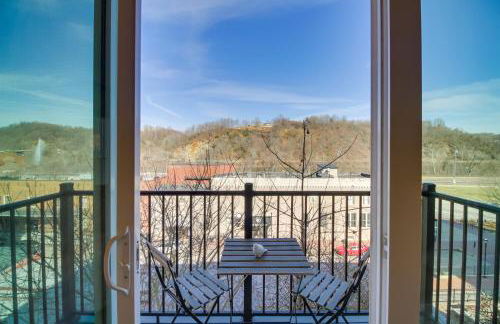 Walkable Lynchburg Condo with Private Balcony - Foto 19