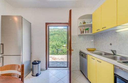 JOVI-relaxing, fenced, private, heated pool & view - Photo 14