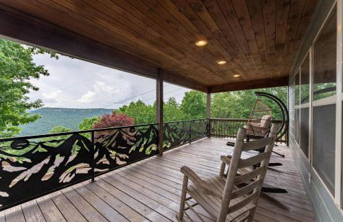Big Time Hill Cabin with an indoor pool hot tub & great views - Foto 2