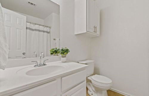 Spacious 8-Bed Home Near Tesla & Samsung Plants - Foto 5