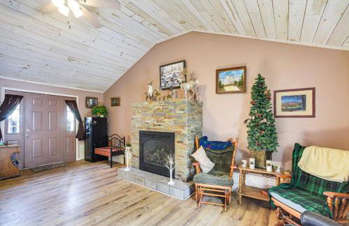 Cozy Ballston Spa Home with Fenced Yard! - Foto 17