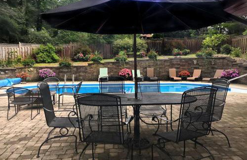 Impressive Cabin with a Pool and Hot Tub Ideal for Weekend Getaways in the Catskills - Foto 19