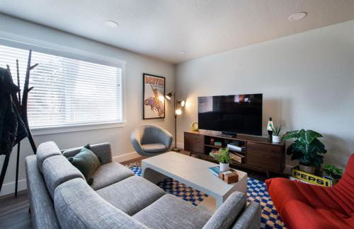 Mid-Century Modern Home - Hot Tub and Game Room - Foto 15