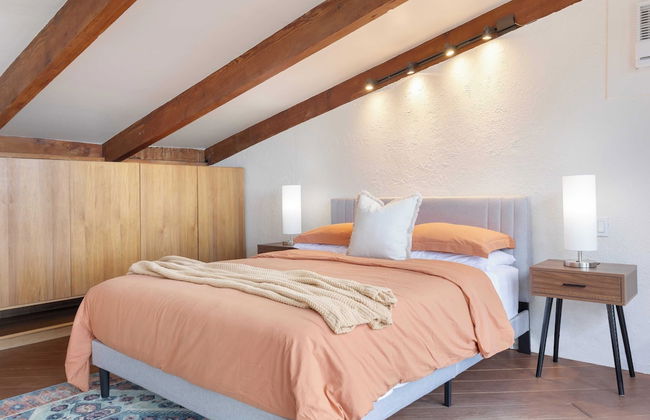 A-lister by Avantstay Hollywood Hills Luxe Group Escape w/ Pool - Photo 20