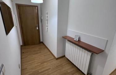 Apartamento en Sabiñánigo para grupos con amplia y soleada terraza - Foto 3