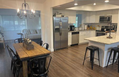 Beautiful Home across the street from Lake June! - Foto 11