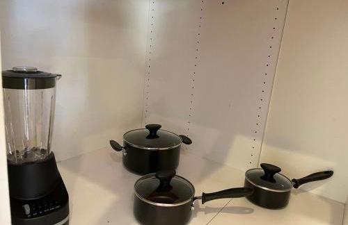 Bright & Quiet 1-Bed Condo with Balcony - Foto 16