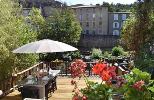 Riverside 4 bed house full of character and charm - Foto 24