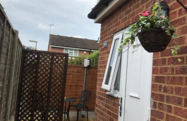 Studio-1-Staines/Heathrow/London-own entrance - Foto 26