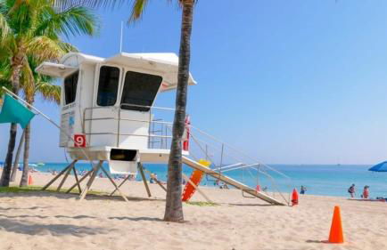 Stylish Beachfront Condo with Balcony & Ocean View - Foto 120