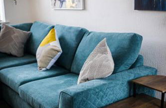 Detached Property With Secure Compound Parking - Foto 5