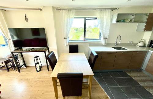 Luxury 2 Bedroom Apartment- Lake view - Free Parking - Wembley Stadium 5KM - Foto 15