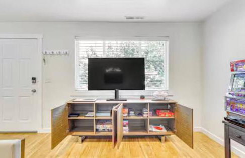 Game Night Downtown - BSU - Slots - Over 100 Games - Foto 20