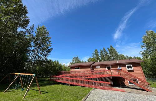 Cozy Palmer Retreat with Steam Sauna and Playground - Foto 1