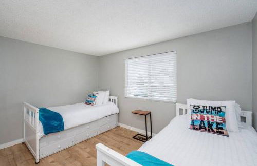 Edgewater Paradise HotTub Private Dock & Game Room - Foto 32