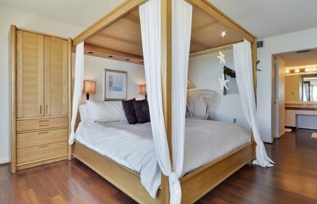 Direct Oceanfront With Private Staircase To Beach Prestigious Islamorada Condocomplex 2 Bedroom Condo by RedAwning - Photo 3