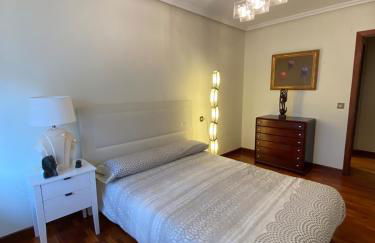 HomeOffice with Church Views - Foto 43