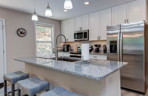 Rustic Chic Mountain Home 15 min from DT Asheville - Foto 29