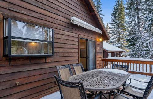 Tahoe Retreat with Decks and Separate Studio - Foto 4