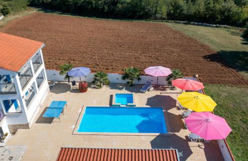 Family home with hydromassage pool & fun activities - Foto 70