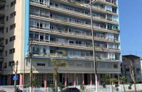 OCEAN FRONT ÍCONE ARQUITETÔNICO de Artacho Jurado Conforto WiFi 500mb Varanda e Vista Magnifica do Mar - Foto 17