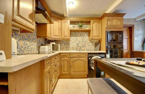 Portsmouth Maisonette with 5 Beds and Pool Table - Foto 8