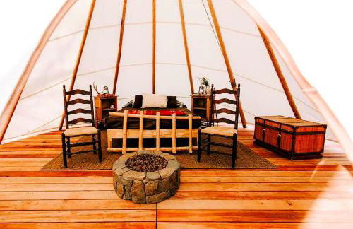 Cozy and Authentic Tipi Rental on Working Horse Ranch near Denver, Colorado - Foto 3