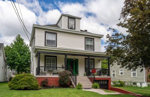 Prime Derby Location - Firepit - Yard - Family Friendly - Foto 34