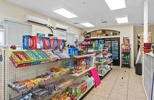 Elegant Townhome w Water Park near Disney Parks - Foto 78