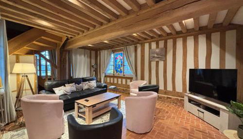 Chant des mouettes Maison rénovée spacieuse tout confort grand jardin belle terrasse aménagée parking 8 personnes 4 sdb 5 wc à 10 mn à pied de la mer Port en Bessin tous commerces restaurants proche Omaha Beach - Photo 3