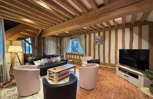 Chant des mouettes Maison rénovée spacieuse tout confort grand jardin belle terrasse aménagée parking 8 personnes 4 sdb 5 wc à 10 mn à pied de la mer Port en Bessin tous commerces restaurants proche Omaha Beach - Photo 3