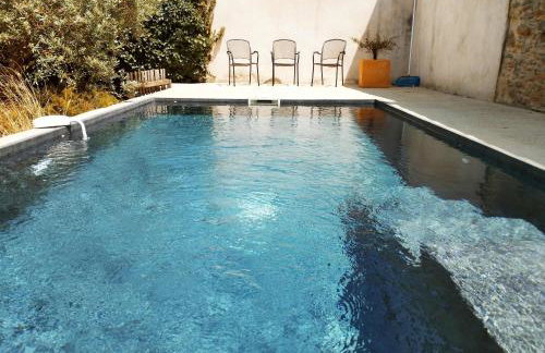 Very Chic Townhouse with Pool and Garage - Foto 1
